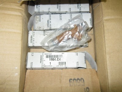 Einspritzdüsen.JPG (128.43 KiB) 1938 mal betrachtet Einspritzdüsen.JPG