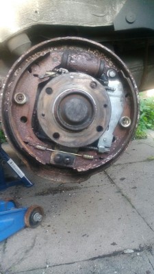 Bremse_h_li.jpeg (221.12 KiB) 9754 mal betrachtet Bremse_h_li.jpeg